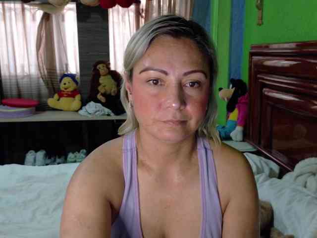 Charlizetheron1 webcam