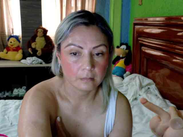 Charlizetheron1 webcam