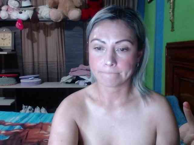 Charlizetheron1 webcam