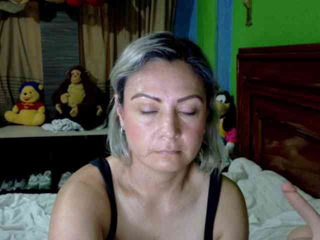 Charlizetheron1 webcam