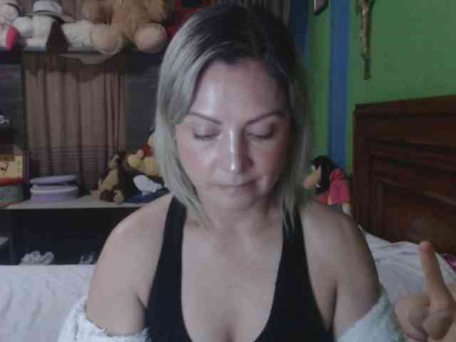 Charlizetheron1 webcam