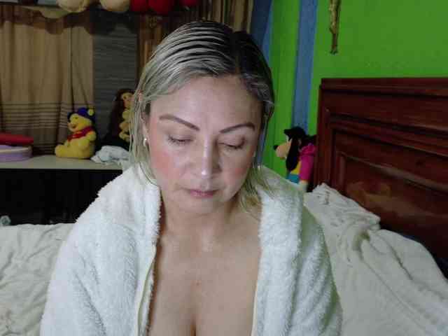 Charlizetheron1 webcam