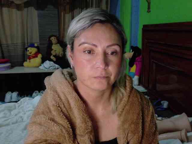 Charlizetheron1 webcam