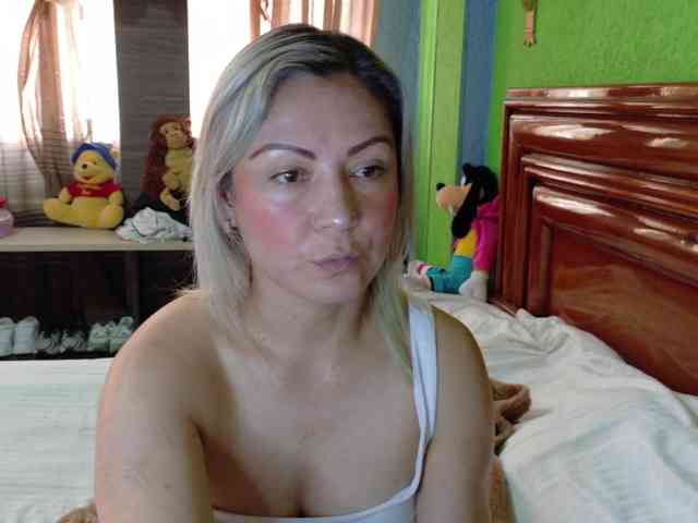 Charlizetheron1 webcam