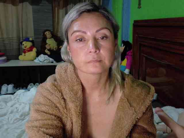 Charlizetheron1 webcam