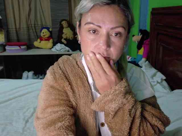 Charlizetheron1 webcam