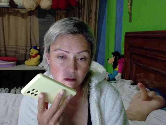 Charlizetheron1 webcam