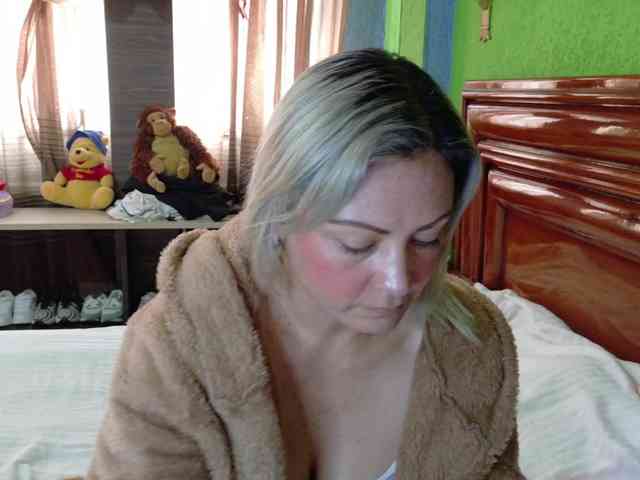 Charlizetheron1 webcam