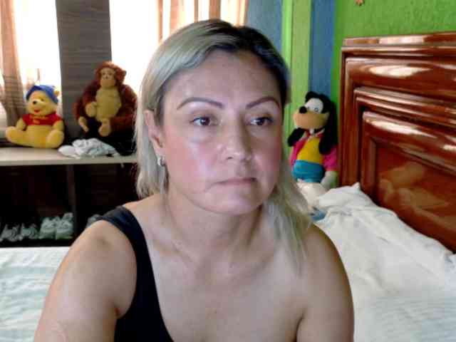 Charlizetheron1 webcam