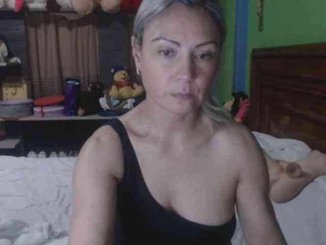 Charlizetheron1 webcam