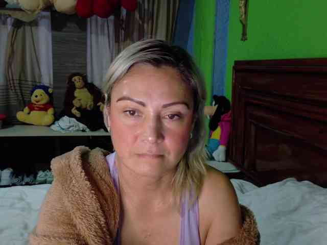 Charlizetheron1 webcam