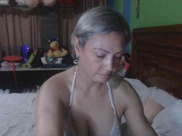 Charlizetheron1 webcam