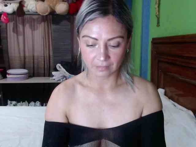 Charlizetheron1 webcam