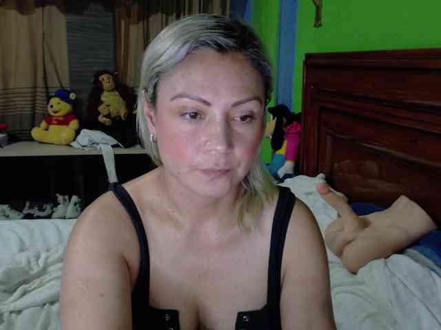 Charlizetheron1 webcam