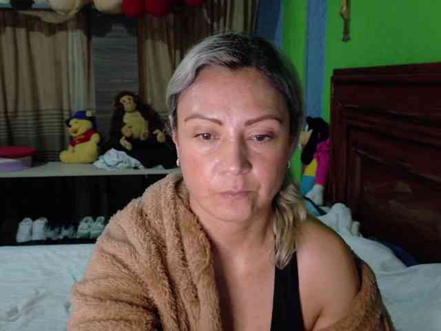 Charlizetheron1 webcam