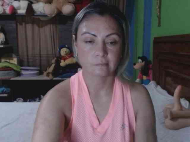 Charlizetheron1 webcam