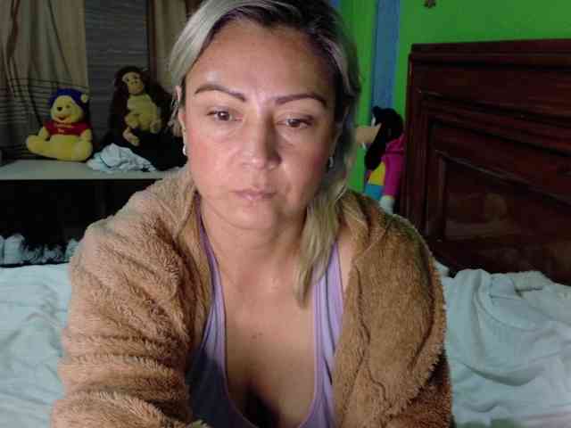 Charlizetheron1 webcam