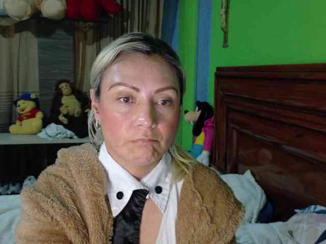 Charlizetheron1 webcam