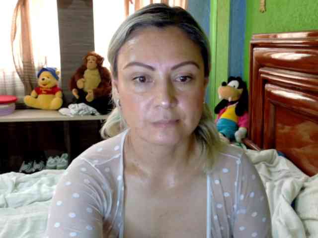 Charlizetheron1 webcam