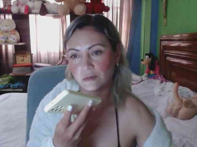 Charlizetheron1 webcam