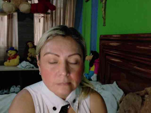 Charlizetheron1 webcam