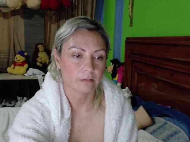 Charlizetheron1 webcam