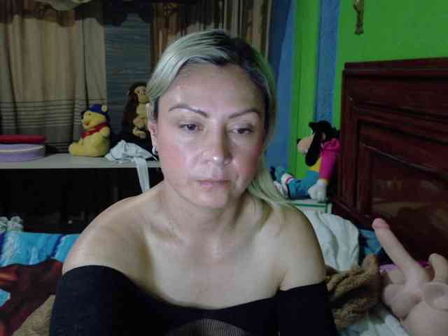 Charlizetheron1 webcam