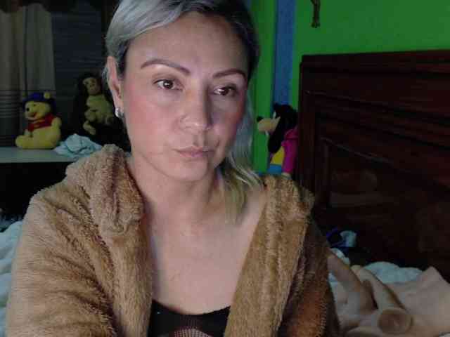 Charlizetheron1 webcam