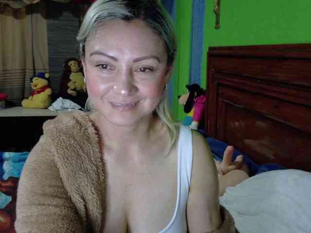 Charlizetheron1 webcam