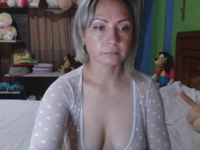 Charlizetheron1 webcam