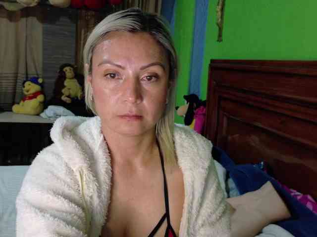 Charlizetheron1 webcam