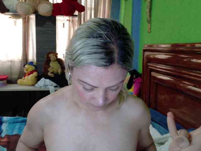 Charlizetheron1 webcam