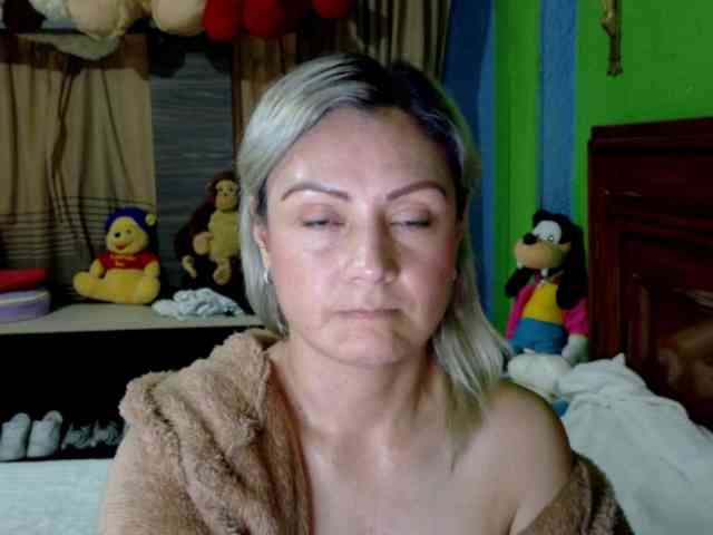 Charlizetheron1 webcam