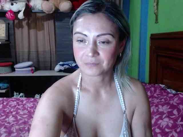 Charlizetheron1 webcam