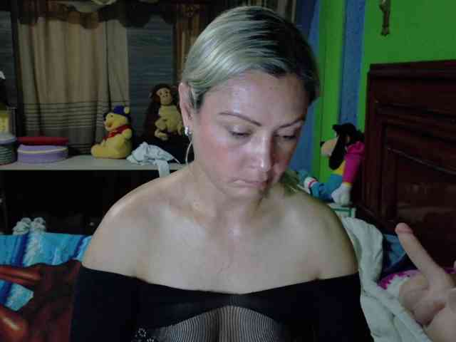 Charlizetheron1 webcam