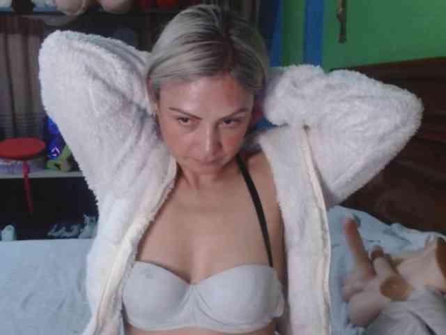 Charlizetheron1 webcam