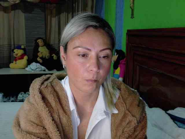 Charlizetheron1 webcam