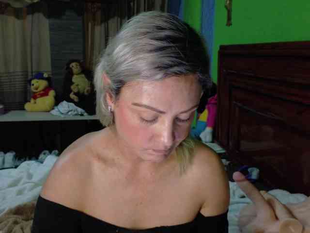 Charlizetheron1 webcam