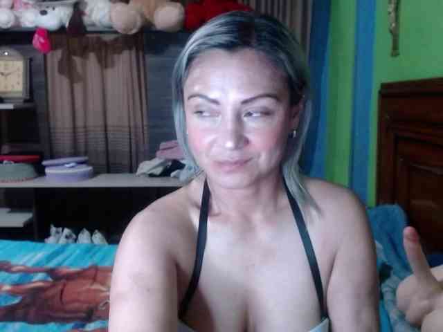 Charlizetheron1 webcam
