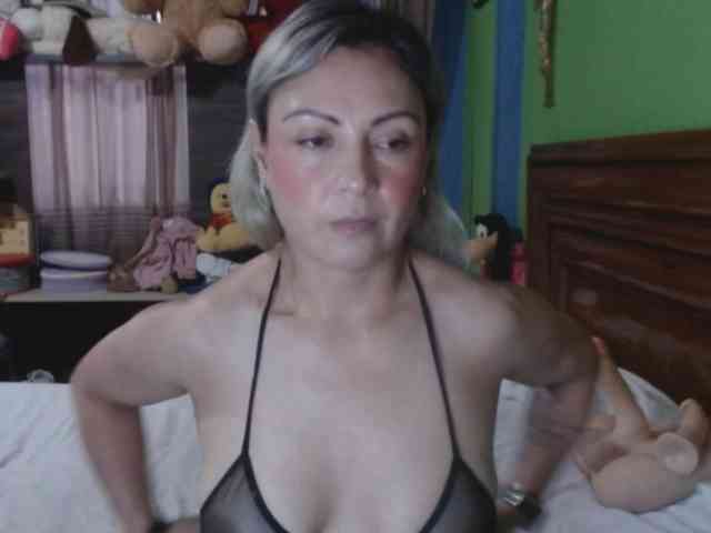 Charlizetheron1 webcam