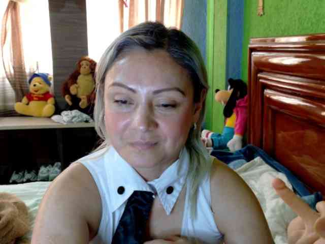 Charlizetheron1 webcam