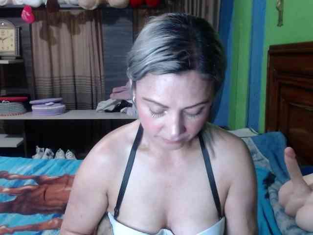 Charlizetheron1 webcam