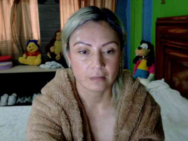 Charlizetheron1 webcam