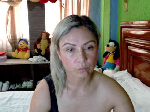 Charlizetheron1 webcam