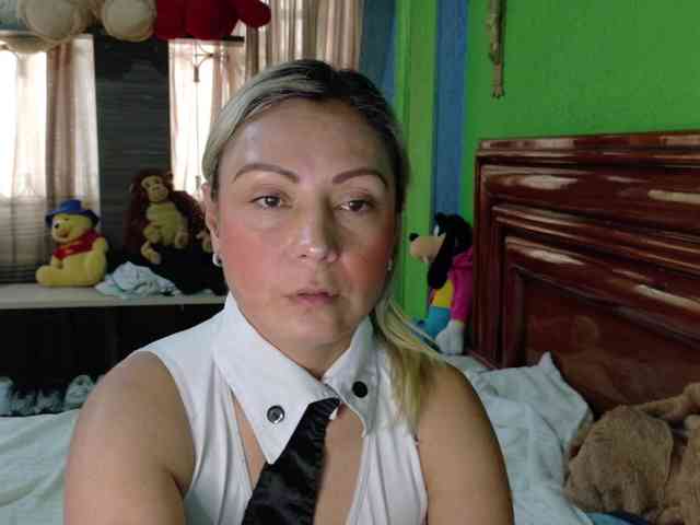 Charlizetheron1 webcam