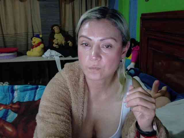 Charlizetheron1 webcam