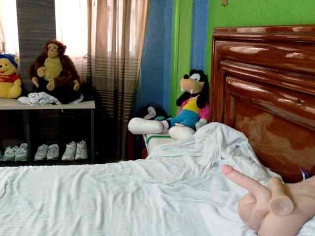 Charlizetheron1 webcam