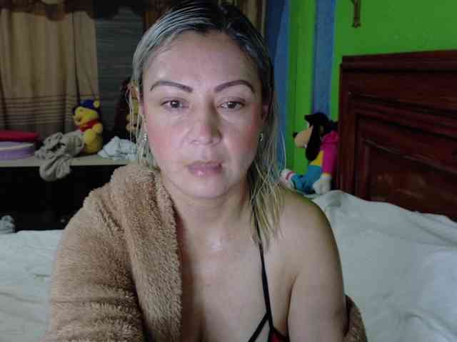 Charlizetheron1 webcam