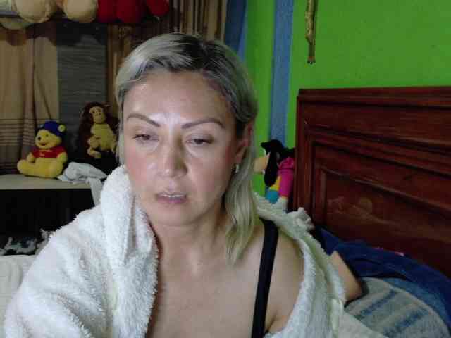 Charlizetheron1 webcam