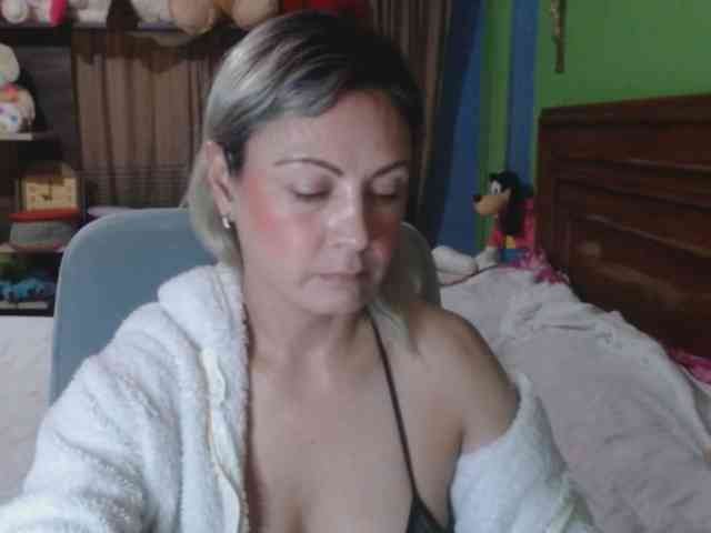 Charlizetheron1 webcam